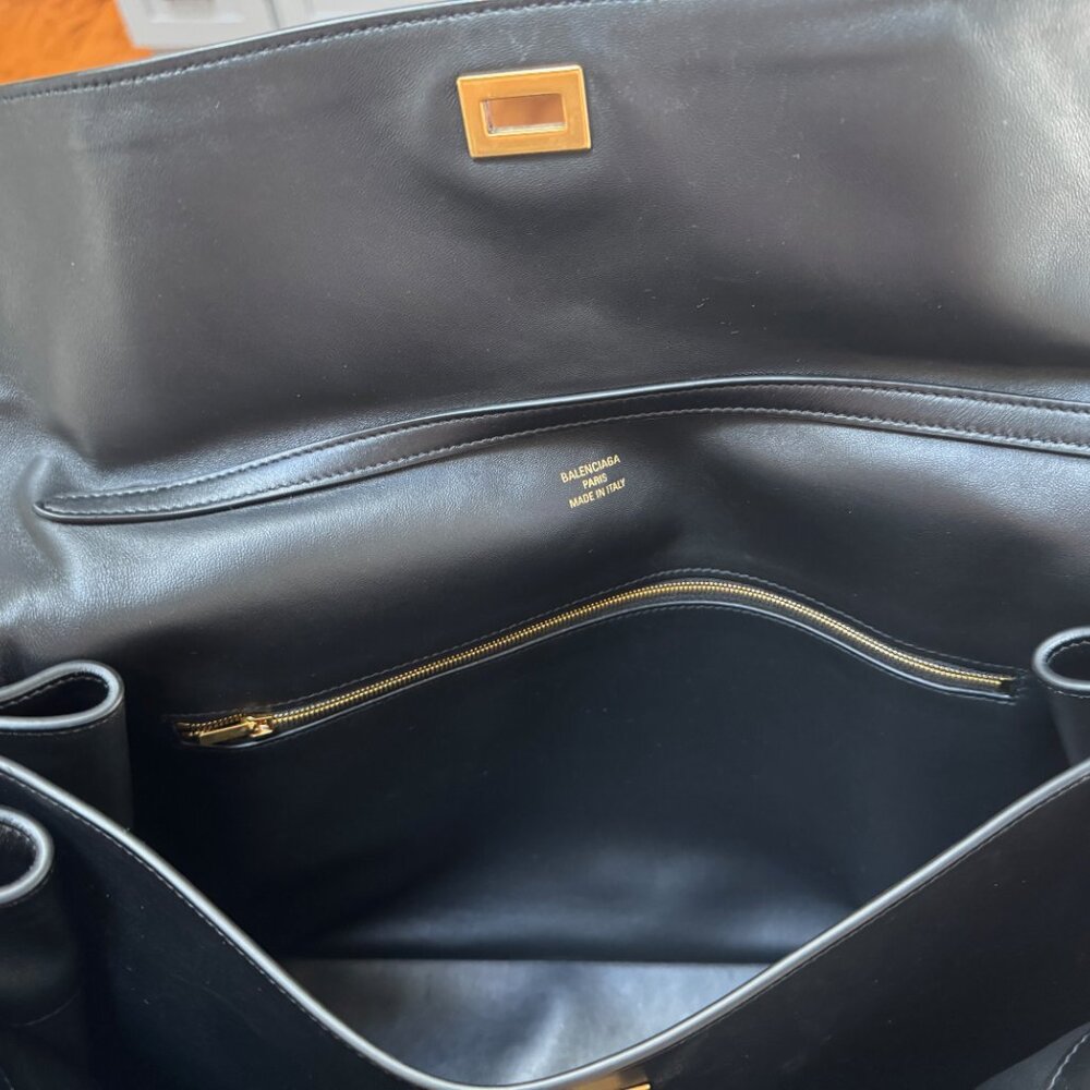 BALENCIAGA Rodeo Large Black Smooth Calfskin Top Handle Bag; Aged Gold Hardware - Picture 5 of 16